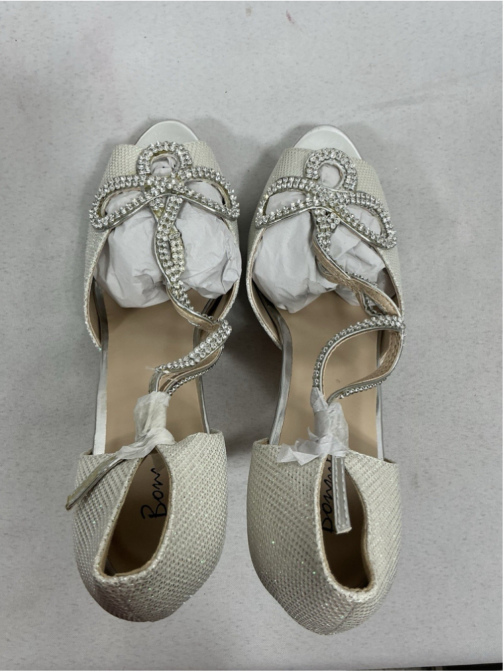 Woman New Bonnibel Tiara T Strap Strappy Formal Stiletto Pumps 8.5 White Glitter - Picture 5 of 6